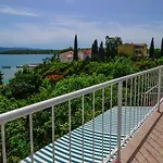 Holiday Home Loviste *