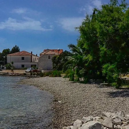 別荘 Holiday Home Loviste Lovište