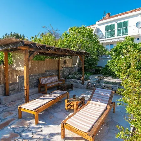 Holiday Home Loviste