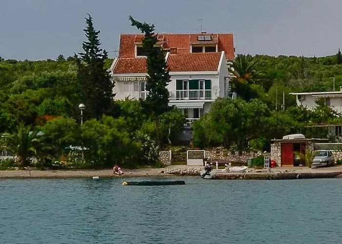 Holiday Home Loviste