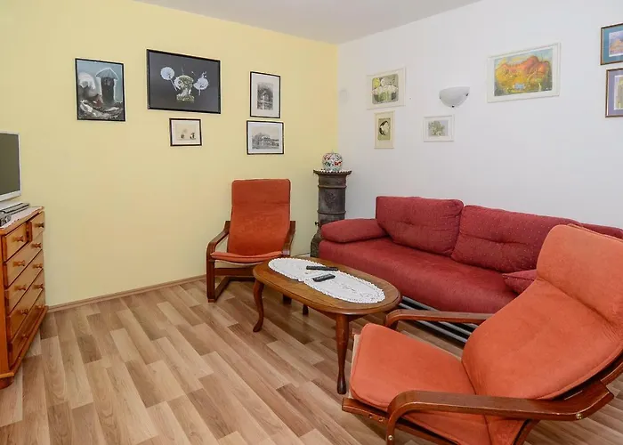 Holiday Home Loviste *