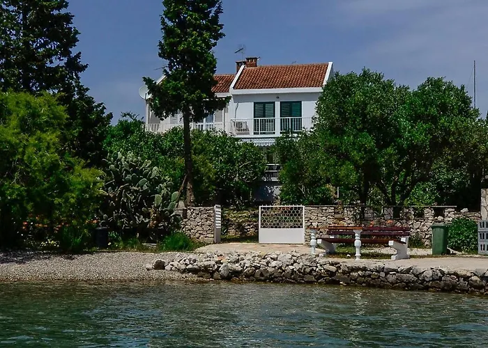 Holiday Home Loviste 別荘 Lovište