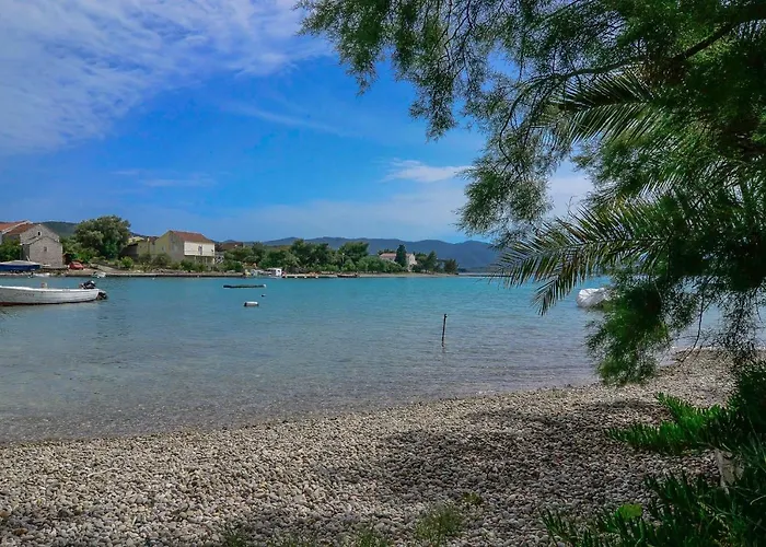 Holiday Home Loviste * Lovište