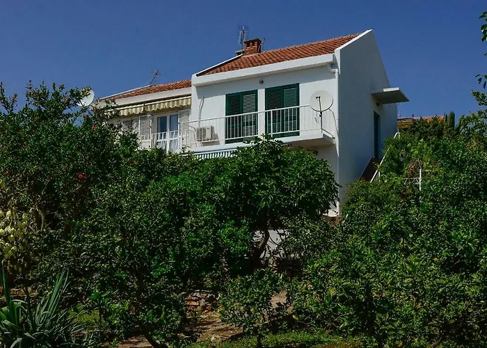 Holiday Home Loviste * Lovište