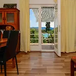 Holiday Home Loviste * Lovište