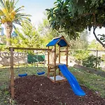 Holiday Home Loviste Hébergement de vacances Lovište