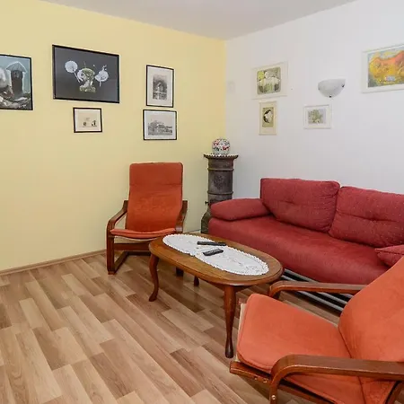 Holiday Home Loviste *