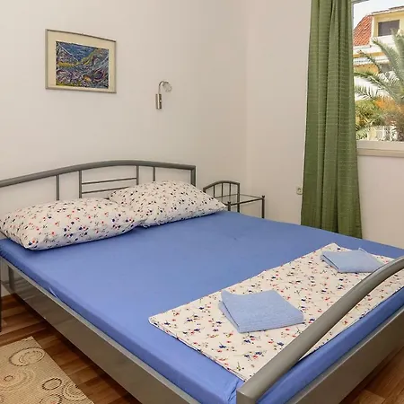 Holiday Home Loviste Loviste