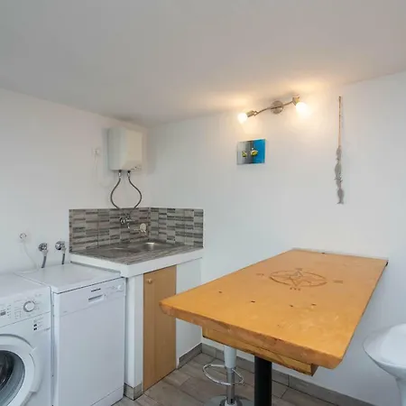 Dom wakacyjny Holiday Home Loviste