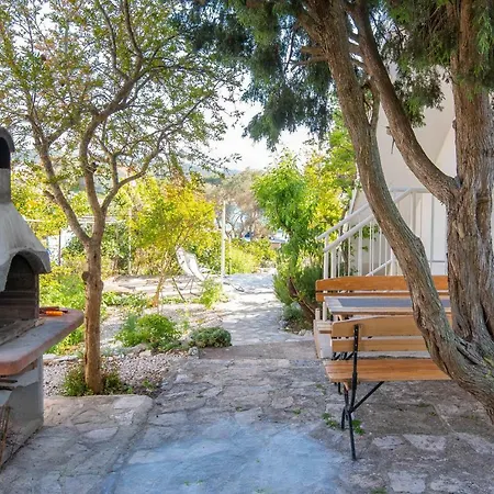 Holiday Home Loviste Loviste