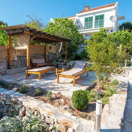 Holiday Home Loviste Dom wakacyjny Lovište