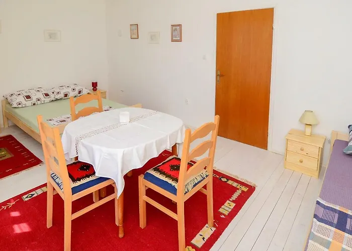 בית נופש Holiday Home Loviste