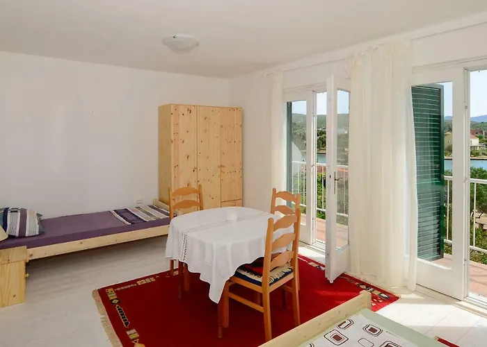 בית נופש Holiday Home Loviste *