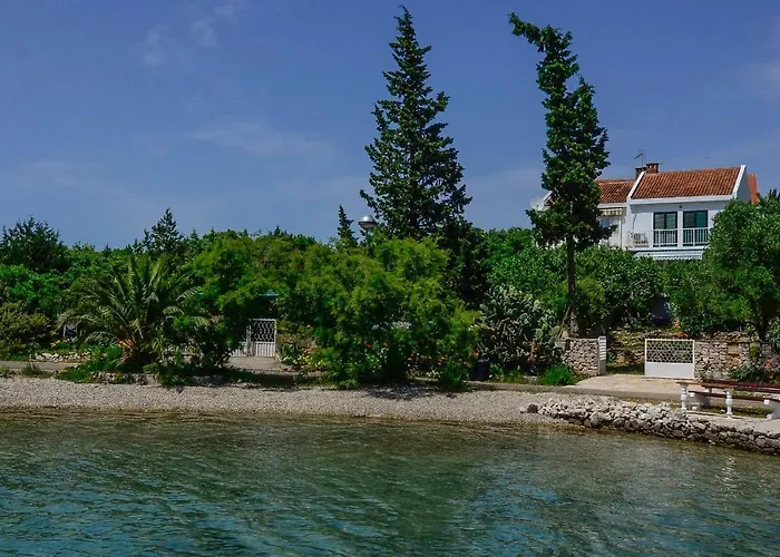 בית נופש Holiday Home Loviste