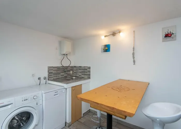 בית נופש Holiday Home Loviste