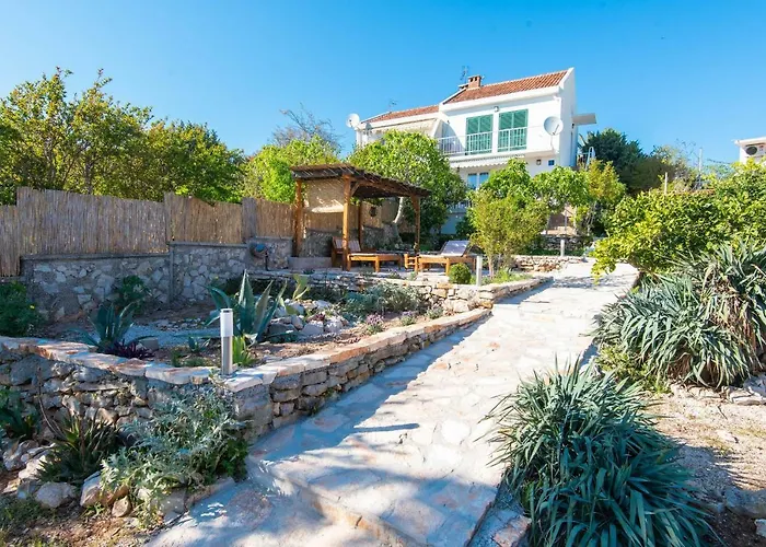 בית נופש Holiday Home Loviste *